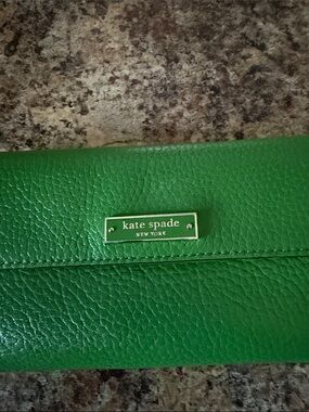 kate spade Bright Green Pebbled Leather Wallet with Gold Plaque